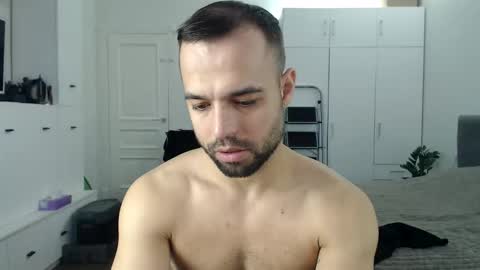 onebestlover online show from April 19, 8:57 am