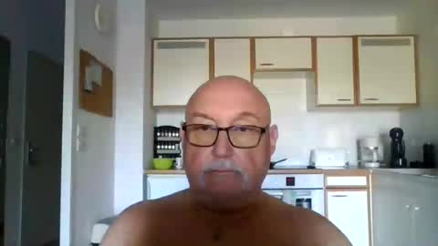 Onemoretimebis online show from June 16, 7:00 am