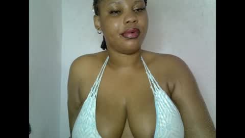 Snapshot of oneofdbestchubbygaloncb chatting on June 12, 3:49 am oneofdbestchubbygaloncb online show from June 12, 3:49 am