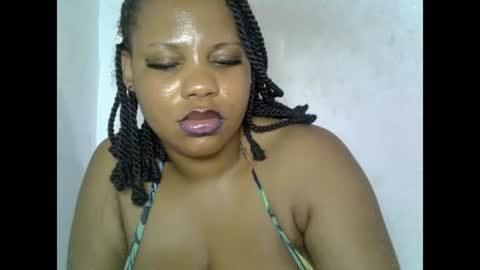 Snapshot of oneofdbestchubbygaloncb chatting on June 23, 5:00 pm oneofdbestchubbygaloncb online show from June 23, 5:00 pm