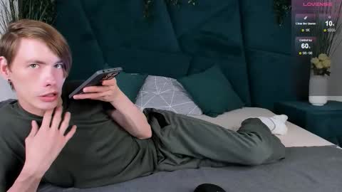 Erick  online show from September 16, 6:03 am