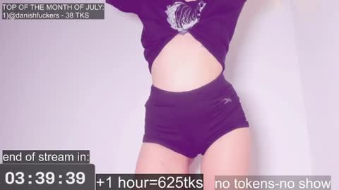 only_sarah1 online show from July 6, 8:00 pm