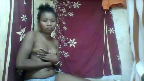 oooozafiette online show from May 24, 6:29 am