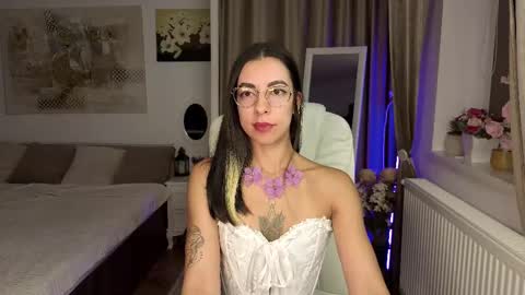 Eve Voss online show from October 7, 12:46 pm