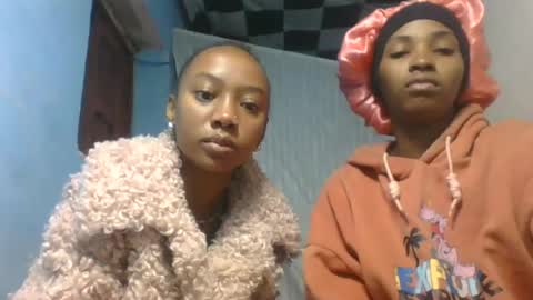 orianie064 online show from June 27, 5:23 am