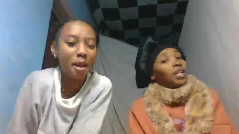 orianie064 online show from July 3, 7:26 am
