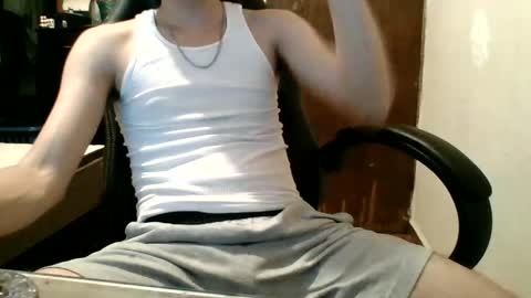 Snapshot of oscarmontess chatting on May 30, 7:05 am Oscar Montes online show from May 30, 7:05 am