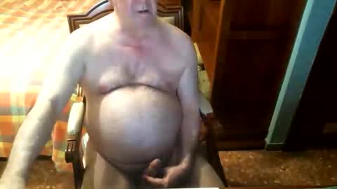 Snapshot of oscarw chatting on May 29, 2:48 pm Oscar online show from May 29, 2:48 pm