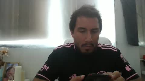 Snapshot of oscaryn_martell chatting on November 9, 7:01 pm oscaryn_martell online show from November 9, 7:01 pm