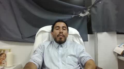 Snapshot of oscaryn_martell chatting on April 11, 1:32 am oscaryn_martell online show from April 11, 1:32 am