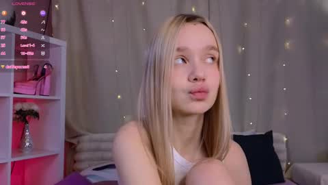 Heidi  online show from March 9, 2:21 pm