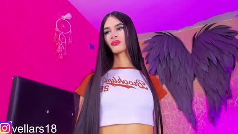 vella online show from February 26, 8:33 pm