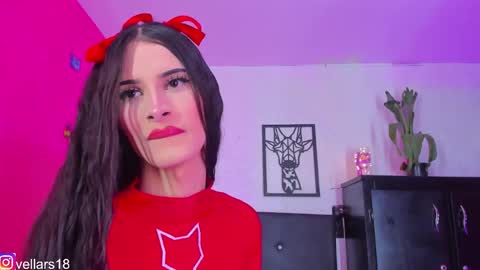 vella online show from November 11, 8:20 pm