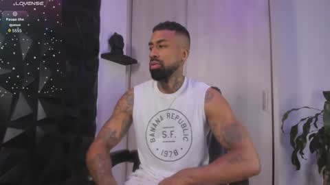 Snapshot of ostin_danielss chatting on February 21, 11:39 pm Ostin Daniels online show from February 21, 11:39 pm