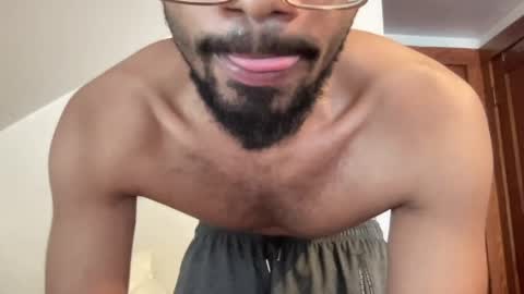 Snapshot of outofhisleague_ chatting on June 1, 2:52 pm outofhisleague_ online show from June 1, 2:52 pm