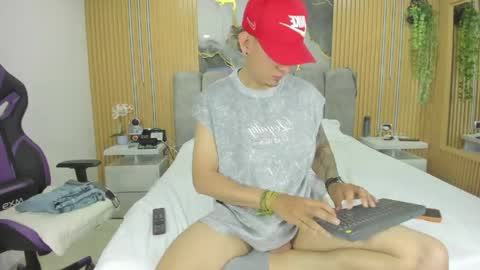 Owen Drak online show from May 8, 1:44 am