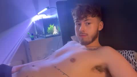 owenbeaa22 online show from May 15, 1:56 am