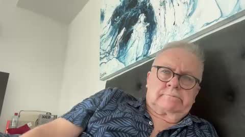 ozhairybearxxxx online show from February 18, 2:40 am