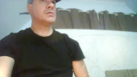 Snapshot of ozzispandex chatting on April 19, 3:33 pm ozzispandex online show from April 19, 3:33 pm