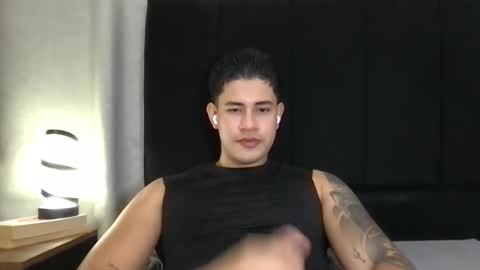 Javi    online show from May 12, 6:21 am