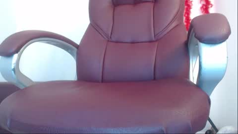 paiperhalliwey online show from February 10, 6:23 pm