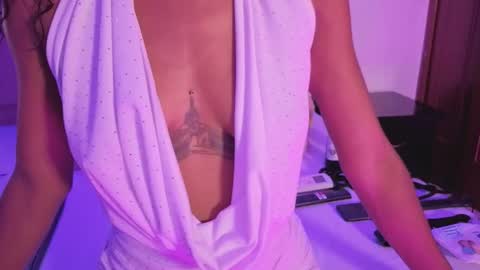 Snapshot of pameela_brown1 chatting on February 4, 1:44 am Pamela online show from February 4, 1:44 am