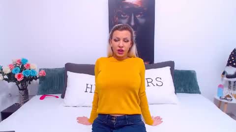 PAMEL ISSY online show from February 3, 1:08 pm