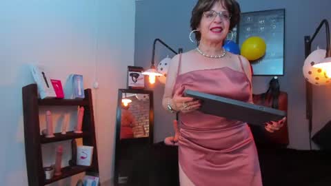 pamela_mature41 online show from June 26, 2:27 am
