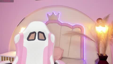 Princess Pamela  online show from May 8, 10:42 am
