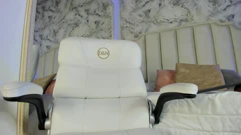 Pamela online show from March 31, 7:25 pm