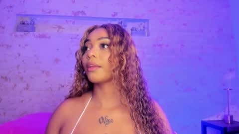 Snapshot of pamela_west chatting on February 18, 7:43 pm Pamela West online show from February 18, 7:43 pm