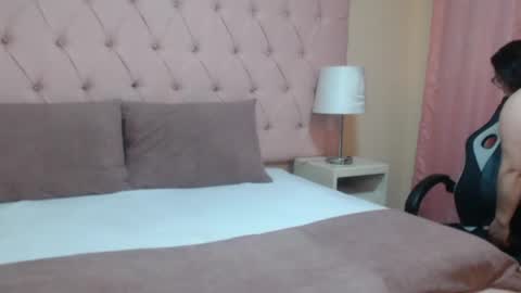 pamelanix online show from August 1, 9:57 pm