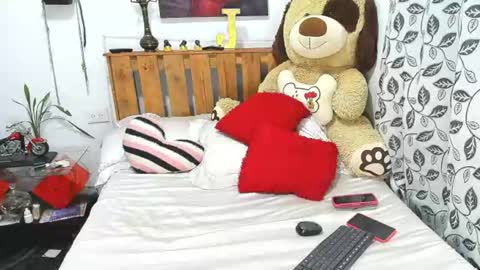 Pamela online show from June 16, 12:30 pm