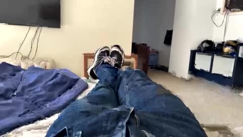 Alone online show from November 10, 7:35 pm