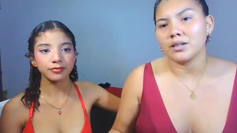 Snapshot of pao2helena chatting on February 1, 5:39 am pao2helena online show from February 1, 5:39 am