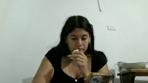 PAOLA EXCLUSIVAA online show from June 14, 6:32 pm