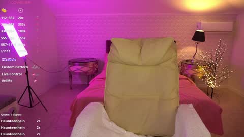 Lia online show from April 1, 1:41 pm