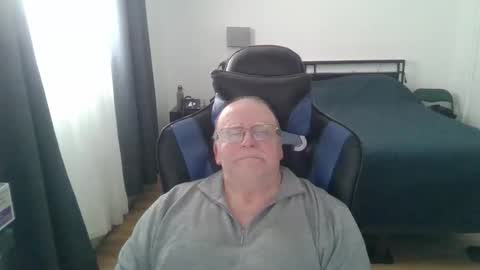 papilly online show from March 3, 6:58 pm