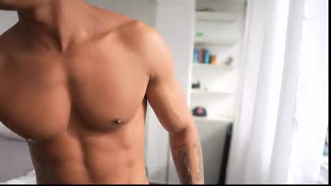 Snapshot of paradise_boy_s chatting on July 19, 1:37 pm Ryan And Casper online show from July 19, 1:37 pm