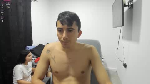 Snapshot of pareja_curiosa19 chatting on December 15, 12:04 am pareja_curiosa19 online show from December 15, 12:04 am