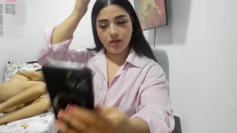 Snapshot of pareja_curiosa19 chatting on February 17, 1:35 am pareja_curiosa19 online show from February 17, 1:35 am