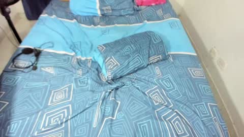 sara and andreu online show from February 6, 9:38 pm