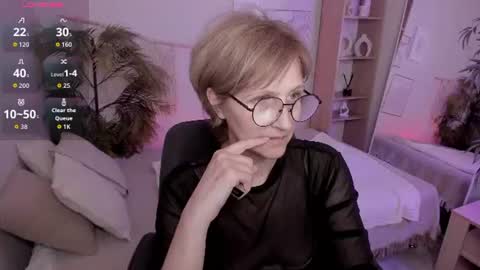Paris online show from July 9, 6:45 pm