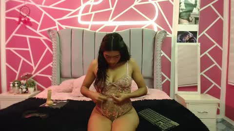 Snapshot of paris_hot12 chatting on January 27, 12:58 pm paris online show from January 27, 12:58 pm