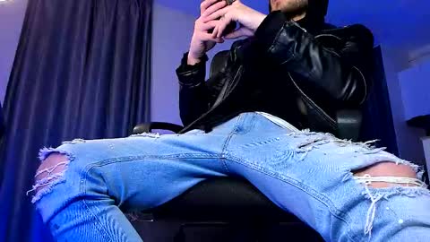 Paris online show from March 12, 9:32 pm