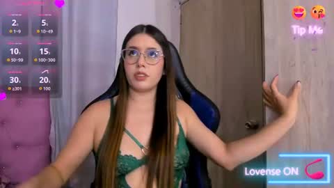 Snapshot of parisshayk chatting on July 1, 5:56 pm Paris online show from July 1, 5:56 pm