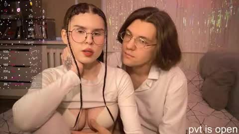 Zoe online show from March 1, 3:03 pm