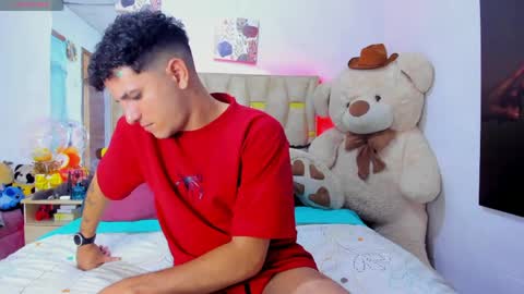 Patrick online show from April 25, 1:52 am