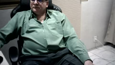 Snapshot of pattrom chatting on July 8, 10:25 pm Patrom online show from July 8, 10:25 pm