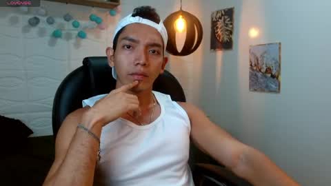 paul_cros online show from May 23, 11:14 am